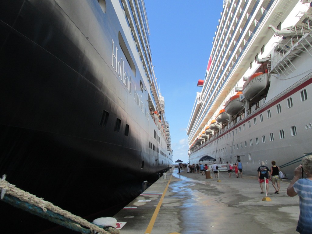 15.01.05 Grand Turk Pier 2 ships