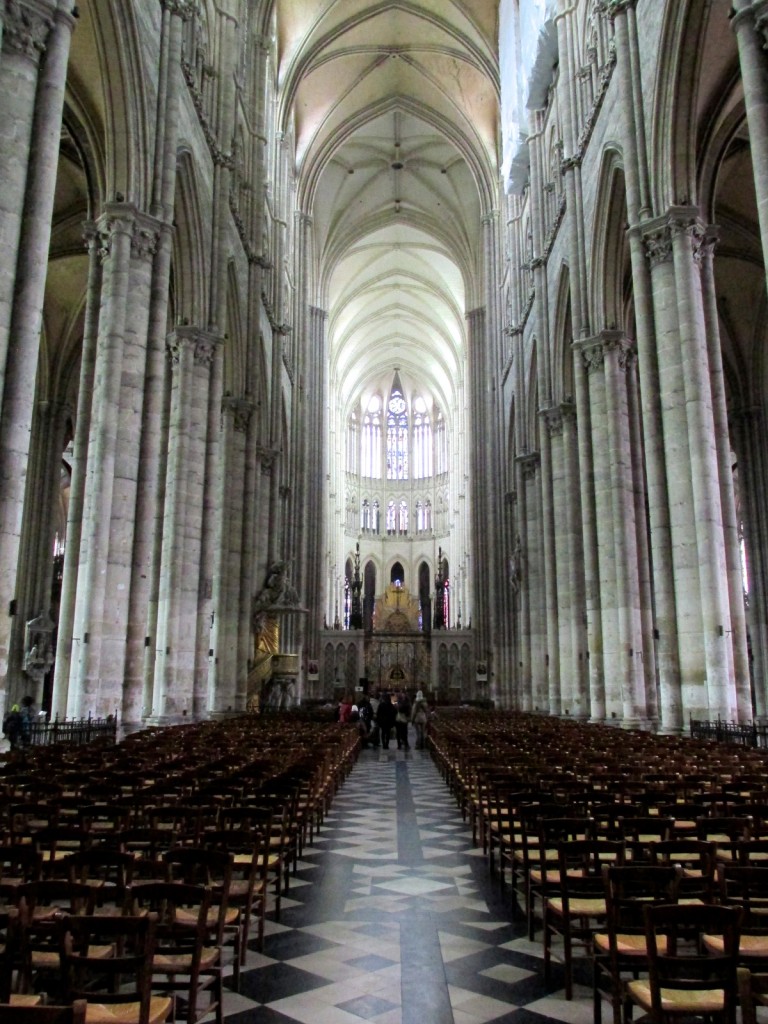 15.02.19 Amiens Nave to the east