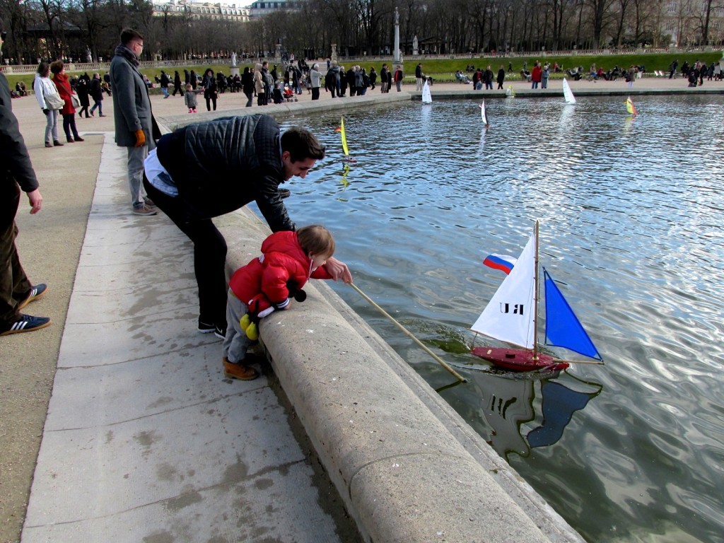15.02.22 Paris Luxembourg Fountain Sail Boats 4