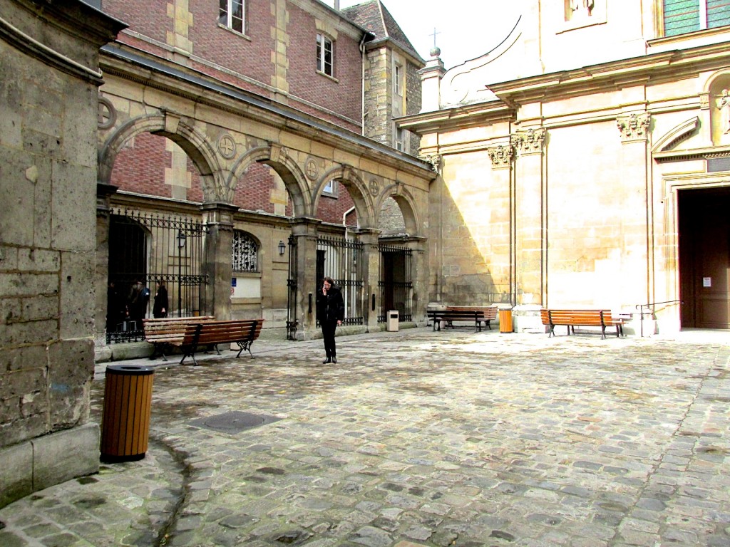 15.02.23 Paris St Joseph des Carmes Courtyard