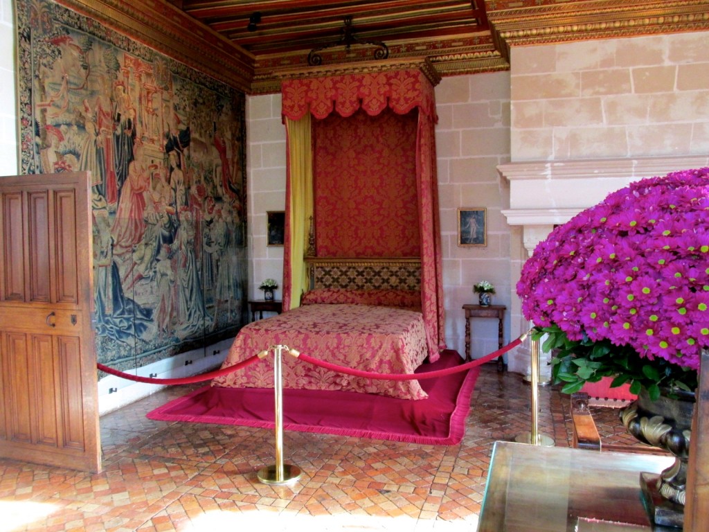 15.02.24 Chenonceau Five Queens Bedroom