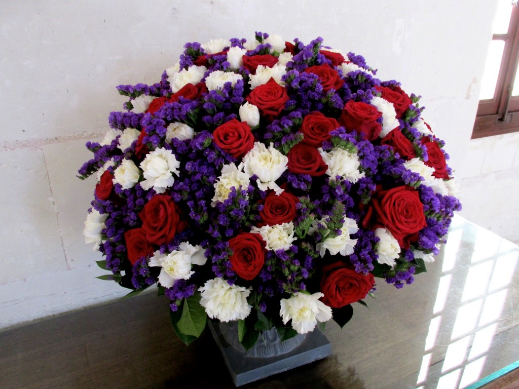 15.02.24 Chenonceau Gallary Flower Arrangement
