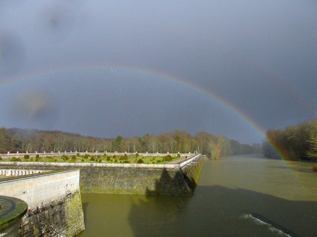 15.02.24 Chenonceau Garden Rainbow